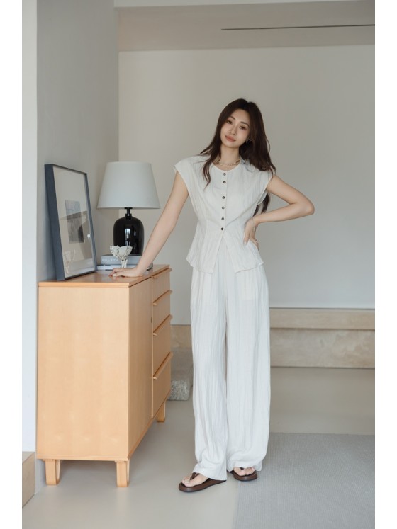 New minimalist commuter linen suit for women