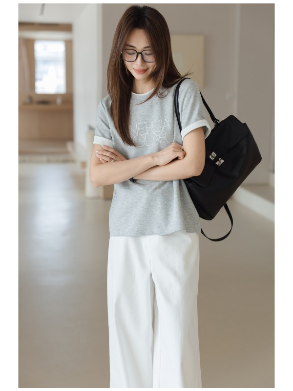 灰色の丸い首の文字短袖Tシャツトップ