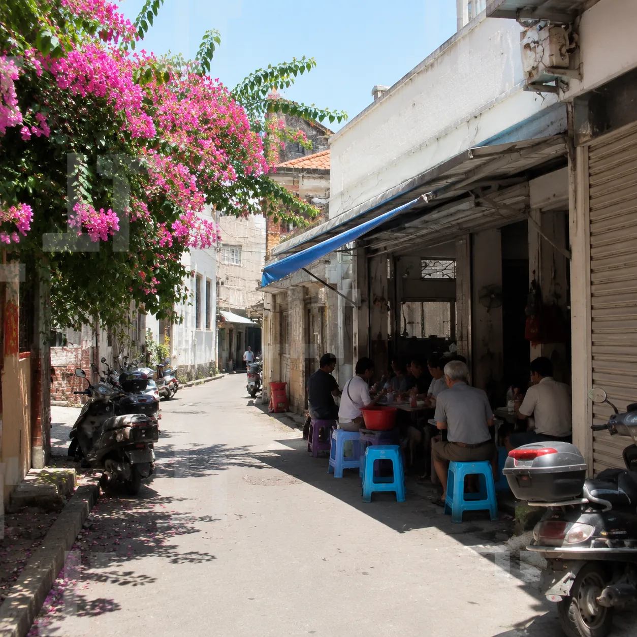 Lunch in a Small Xiamen Old-Street Shop Taught Me Local Flavor Is Not a Viral Menu