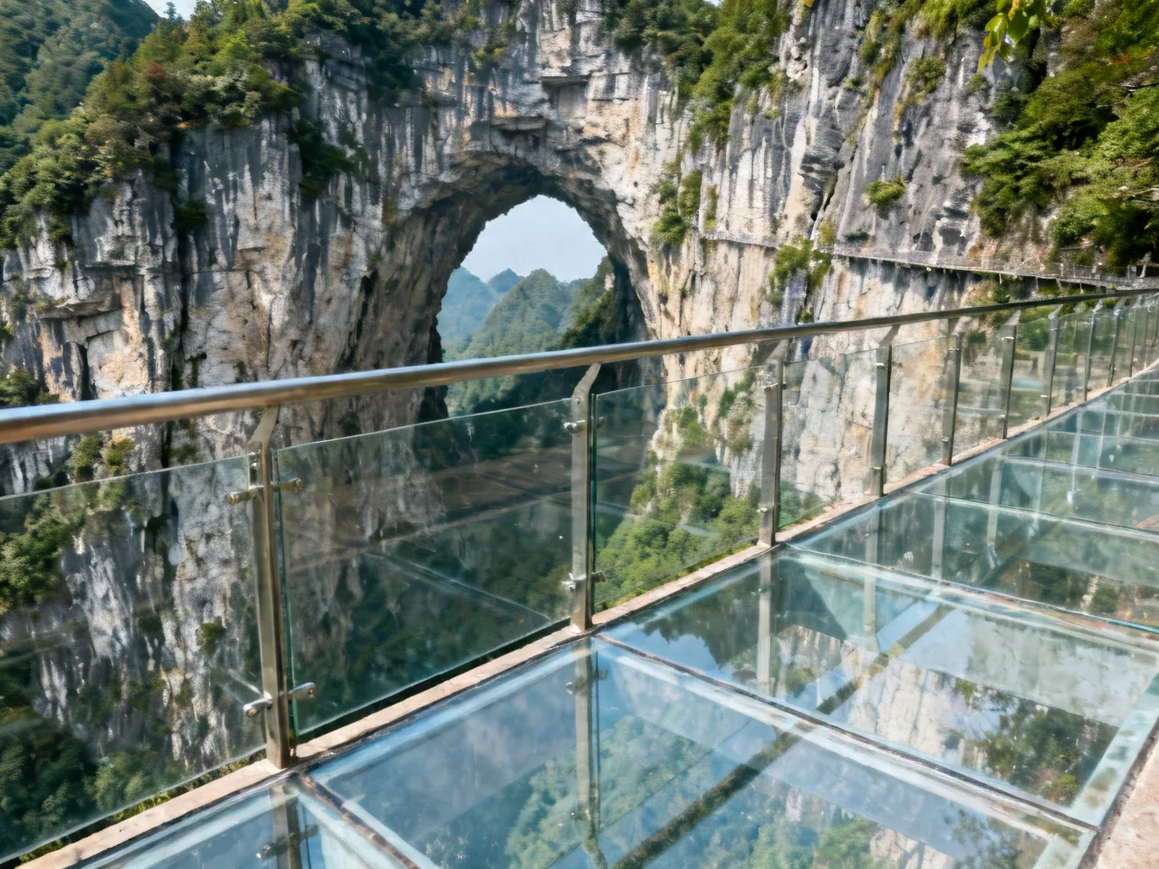 Zhangjiajie Glass Bridge & Tianmen Mountain Guide