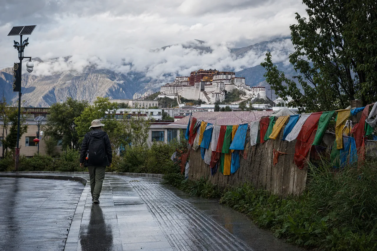 After Rain in Lhasa, Even a Pause Beside a Puddle Felt Like a Way of Entering the City
