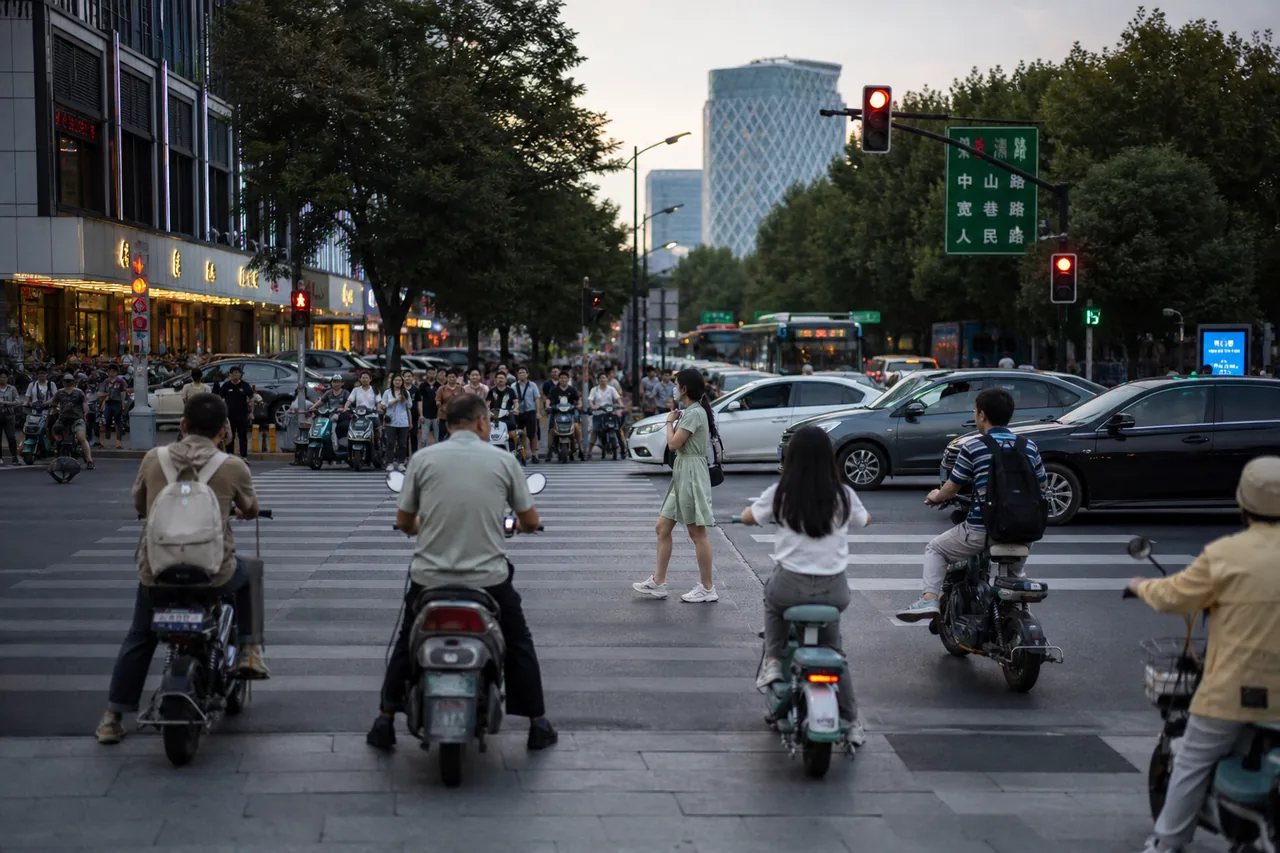 What Moves Me Most at a Wuxi Rush-Hour Crossing Is Not the View but the Way People Yield