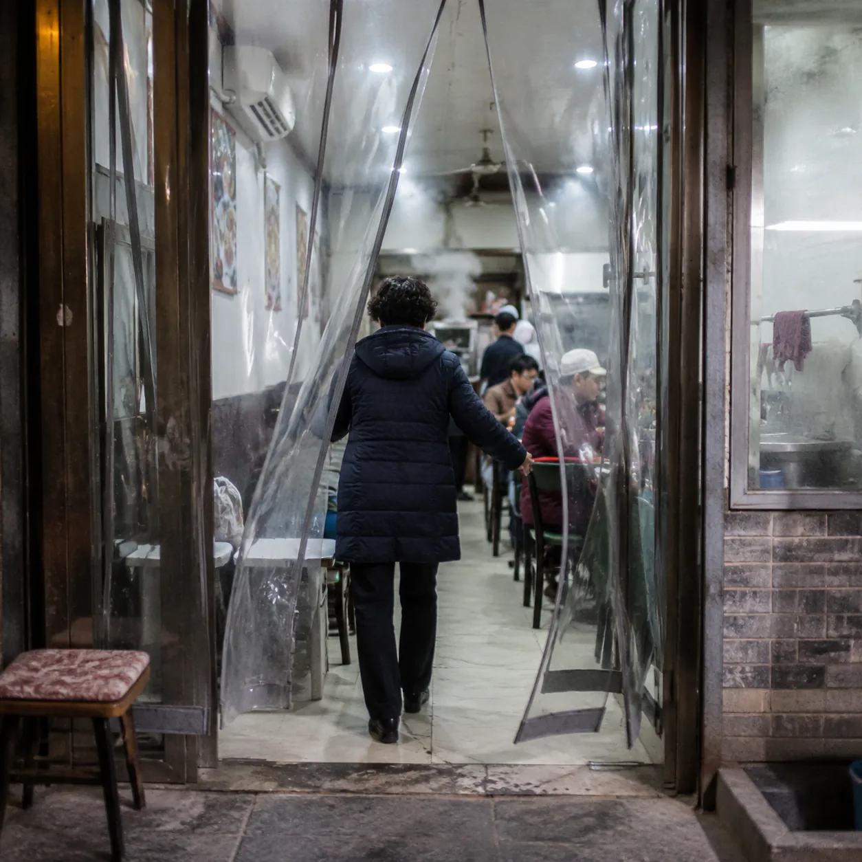 A Vinegar Dish in a Northern Dumpling Shop Taught Me to Watch How Locals Eat