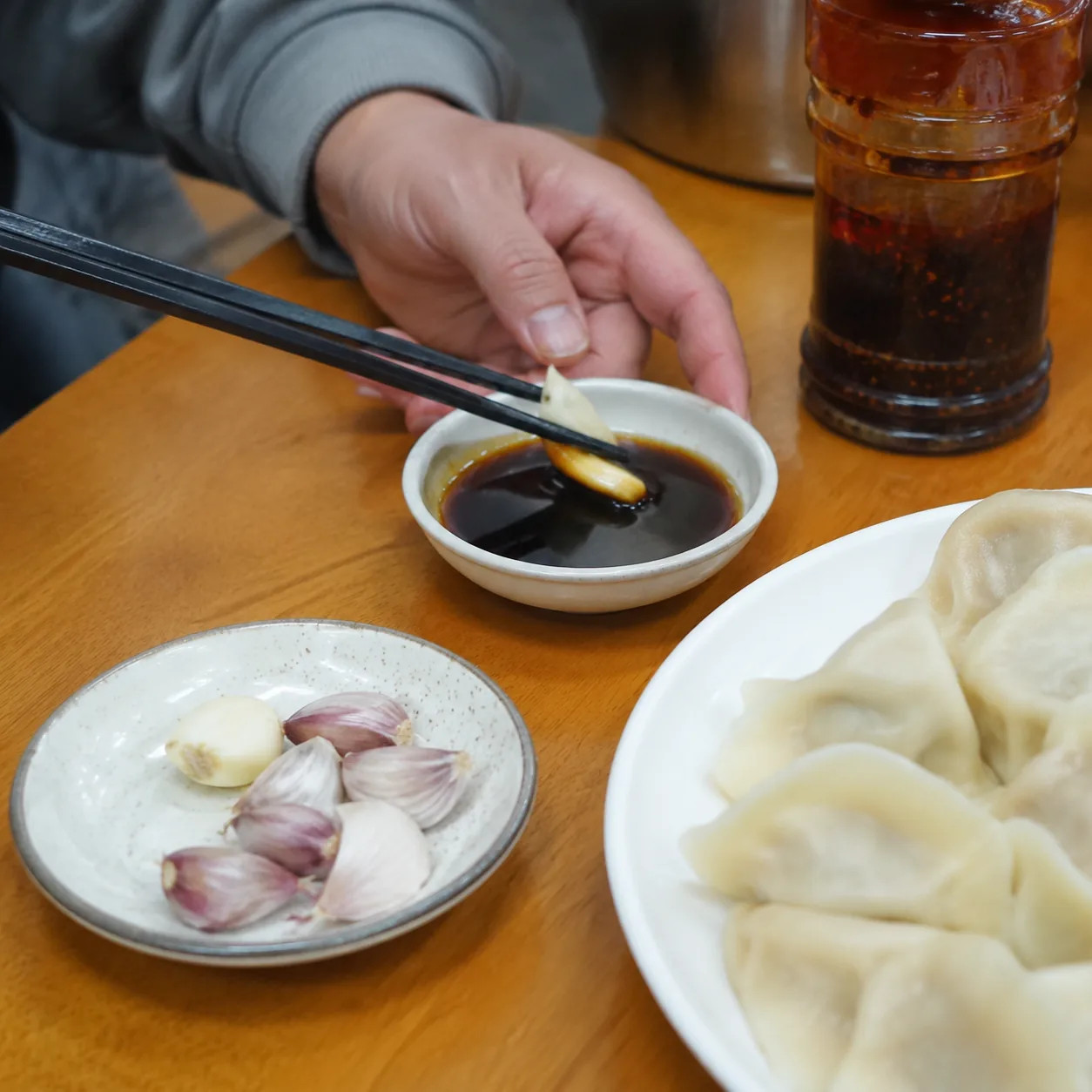 A Vinegar Dish in a Northern Dumpling Shop Taught Me to Watch How Locals Eat