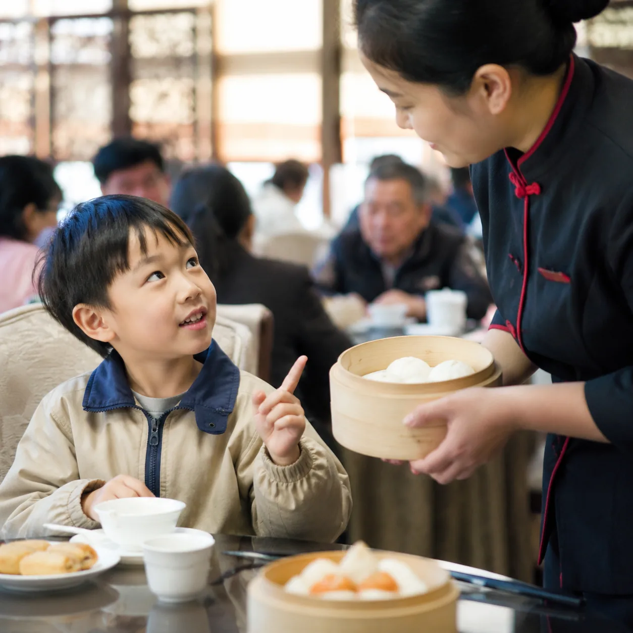 广州早茶桌上,孩子先学会了听,再学会了说