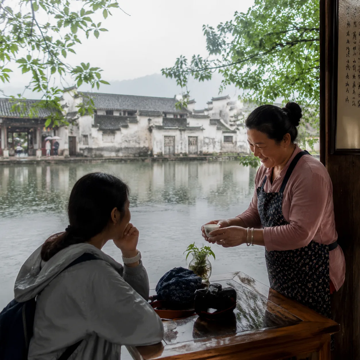 A Rainy May Day at the Foot of Huangshan Taught Me to Settle My Mood Before Chasing Views