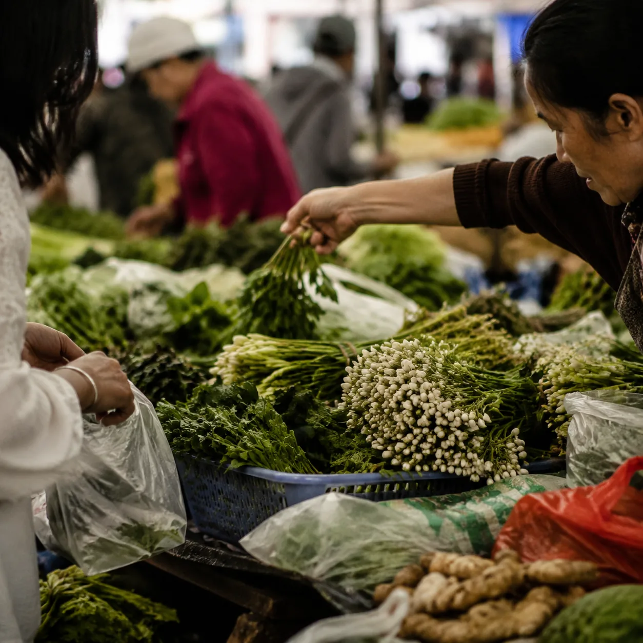 Flowers and Vegetables in a Kunming Market Changed How I See Everyday Beauty