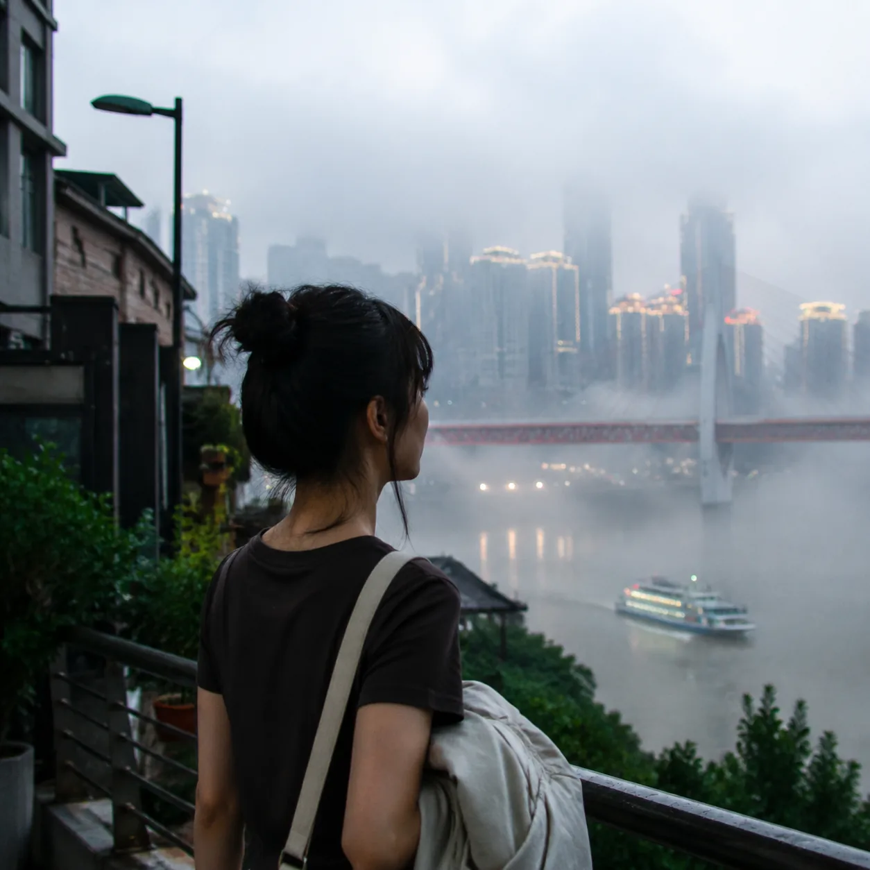 A Foggy-River Evening of Chongqing Hotpot